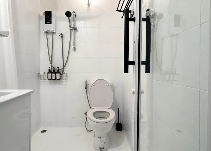 Velin Banthatthong - Entire House With 2 Bedrooms Near Siam